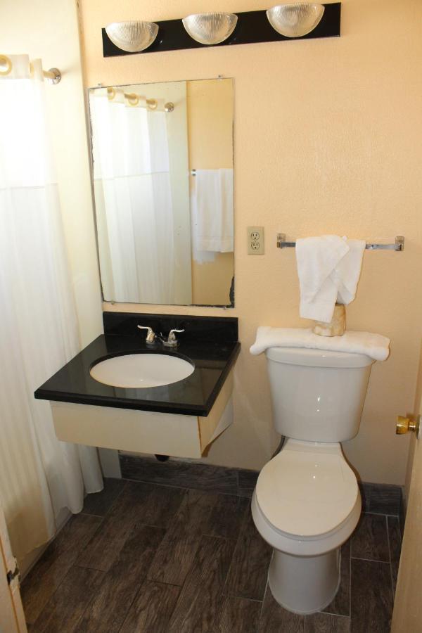 Budget Redwood (adults Only) Motel 2*