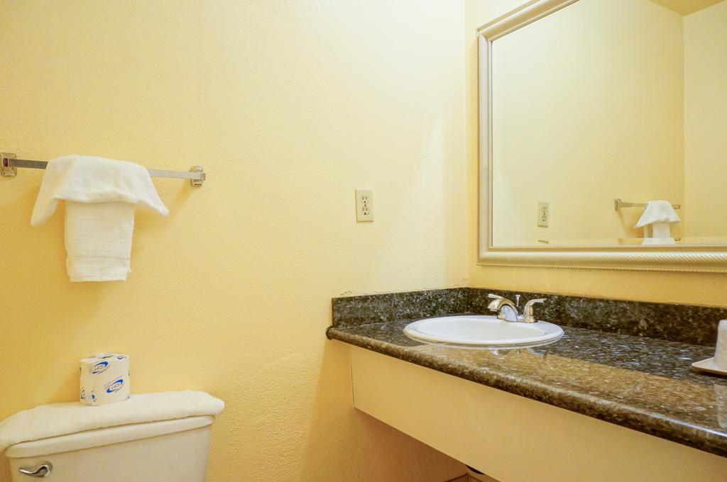 Budget Redwood (adults Only) 2*