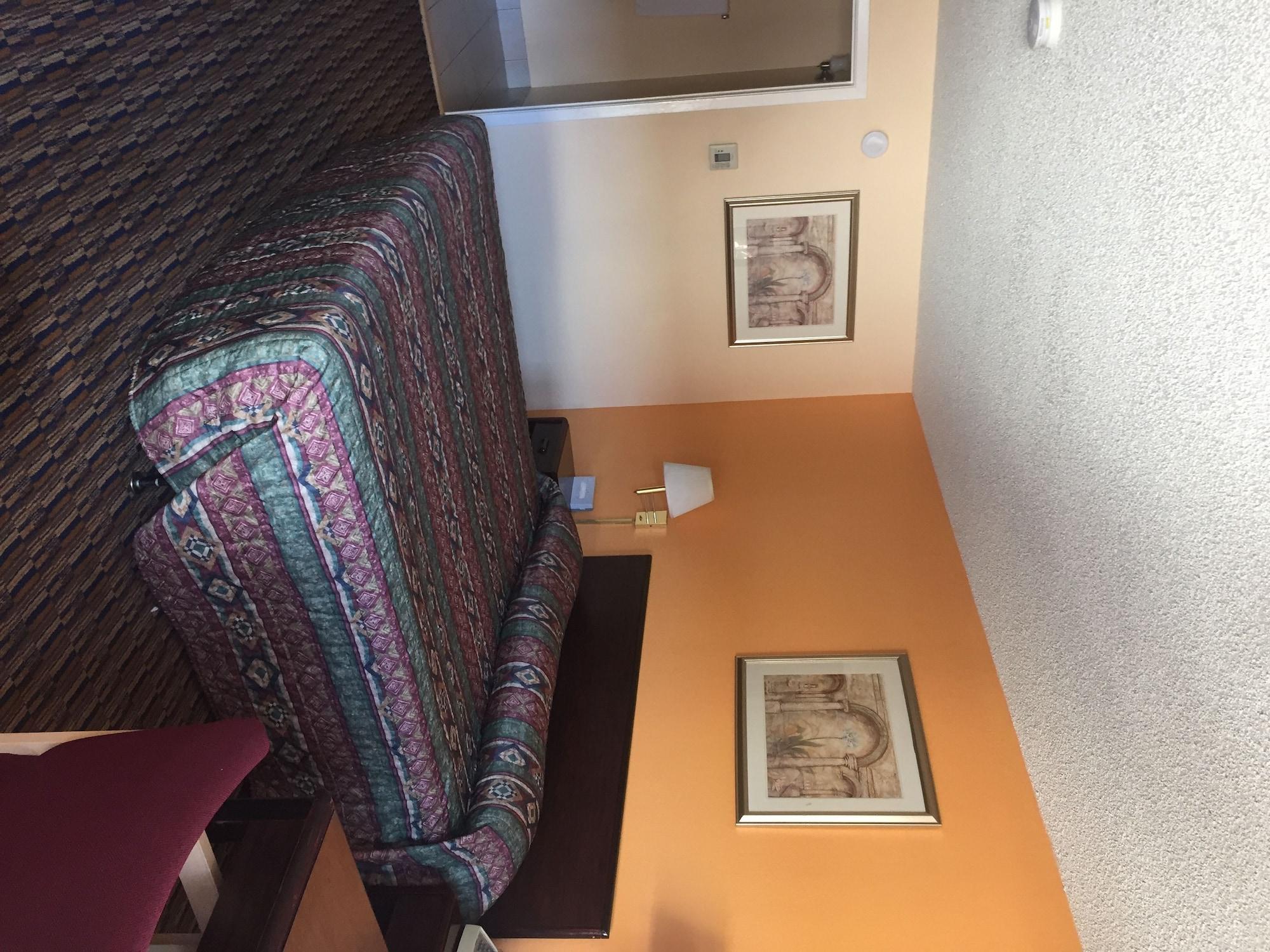 Budget Redwood (adults Only) Motel