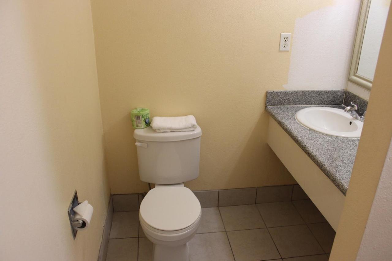 Budget Redwood (adults Only) Motel Redwood City