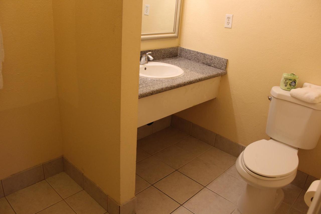 Budget Redwood (adults Only) 2*