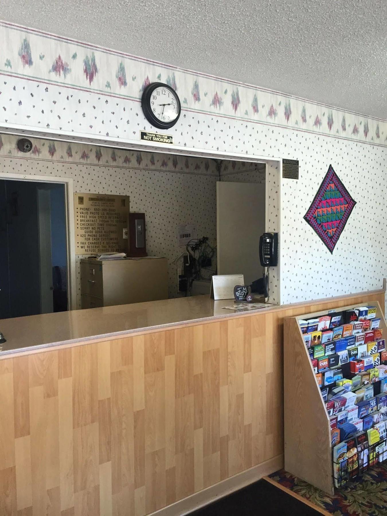 Budget Redwood (adults Only) 2*